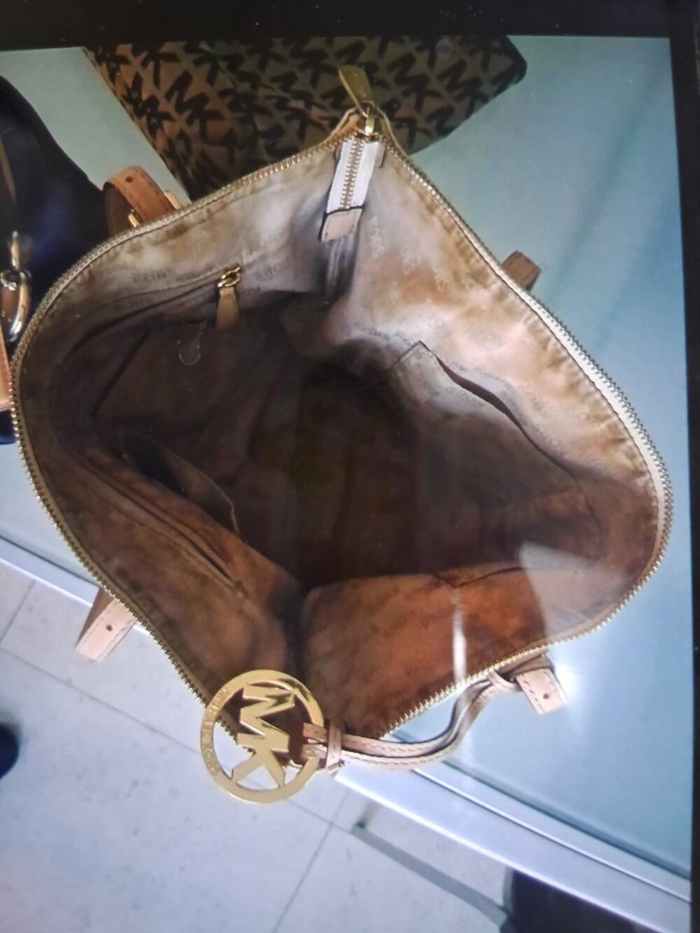 3 DESIGNER BAGS - Picture 4 of 7
